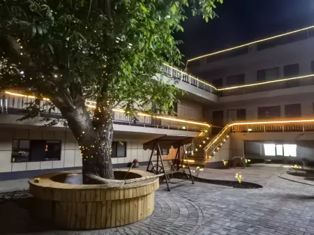 Lukejv Homestay Отели в г. Хочен