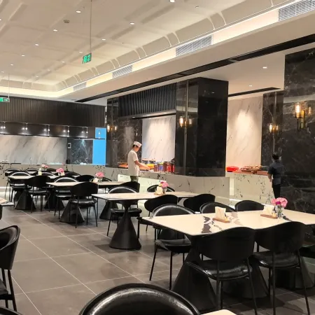 Marriott Hotel (Shaoguandong Railway Station The History East Street)