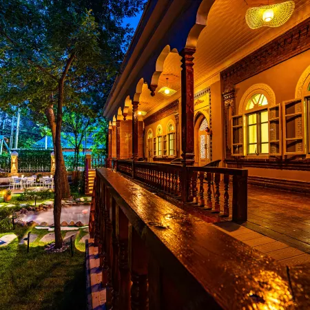 Phoenix Tree Courtyard(Boutique Inn)