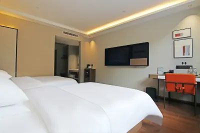 Yayue Hotel (Badong Yesanguan Fazhan Avenue)