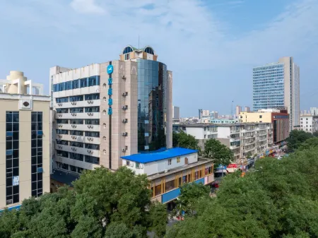 HanTing Hotel (Yinchuan Drum Tower Pedestrian Street) Отели рядом с достопримечательностью «Drum Tower»