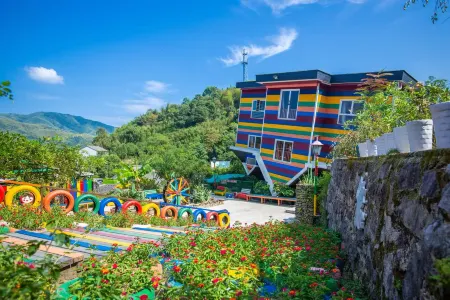 Ningbo Qiyugu Homestay Отели рядом с достопримечательностью «Sanyintan (The Three Hidden Pools)»