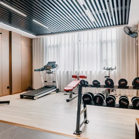 EZZI HOTEL  (Qingyuan Yingde Binjiang Park Branch)