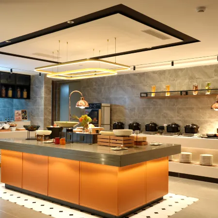 Home Inn Select (Chuxiong Nanhua High-speed Railway Station Hotel)