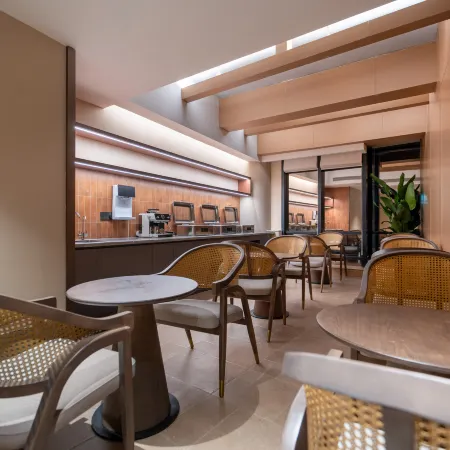 MAX STAR Minxing Hotel (Chongqing Jiefangbei Area Hong Ya Dong)