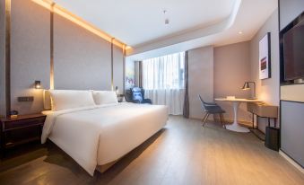Shenzhen Huaqiangbei Atour Hotel