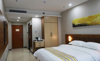 Huayi Selected Hotel (Rizhao High tech Zone Talent Store)