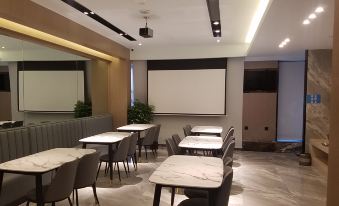 格雅酒店(昆明紫金中心晓东村地铁站店) - Housity