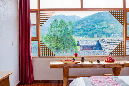 Wuhu Lake Jiayi B&B Отели рядом с достопримечательностью «Zouhun Bridge (Walking Marriage Bridge)»