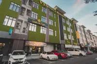 V3 Hotel & Residence Seri Alam Hotel di Masai