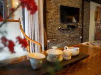 Floral Hotel ·   Zhujiajiao Chayuan Boutique Hotel (Shanghai Zhujiajiao Ancient Town Shop) Отели рядом с достопримечательностью «Парк Ориентал-Лэнд»