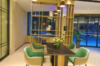 Chengshi Bianjie Hotel (Golmud Salt Lake Plaza) - Business