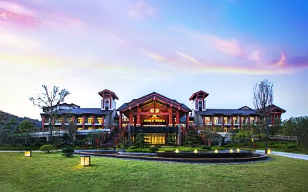 Huangshan Ro-easy Resort Отели рядом с достопримечательностью «Hibiscus Valley»