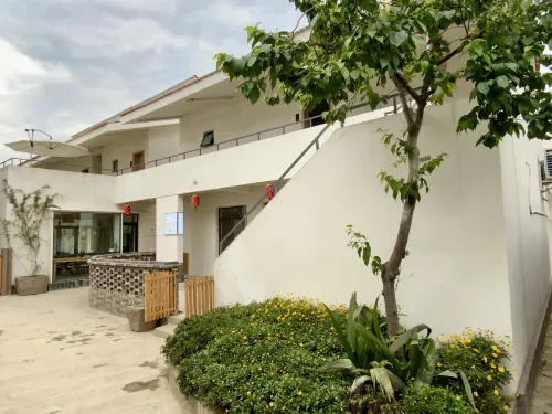 Ziyang Yanjia Ba Jinshi Rural Residence