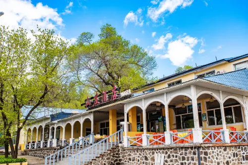 Jingpo Lake Villa Hotel