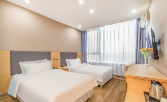 Super 8 (Yizheng North Gongnong Road)
