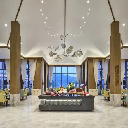 Fuxian Lake Emerald Bay Hotel (Cambrian Town)