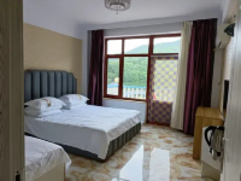 kuandianfujungjiudian