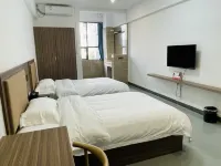 Zhanjiang Yuexin Hotel (Lingnan Normal University Branch, Zhanjiang Republic of China Style Street)