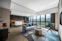 the G Shenzhen, A Tribute Portfolio Hotel Отели в г. Лунган