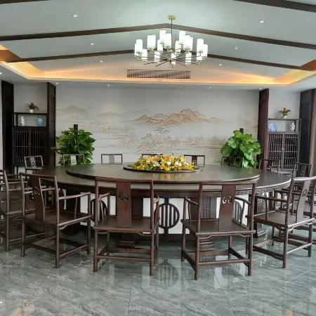 YangMing Hotel