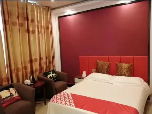 Wanzai Jincheng Business Hotel