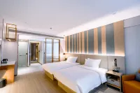 Chamjoy Hotel (Jiangshan City River East Avenue) Các khách sạn gần CPC Jiangshan Committee Party School