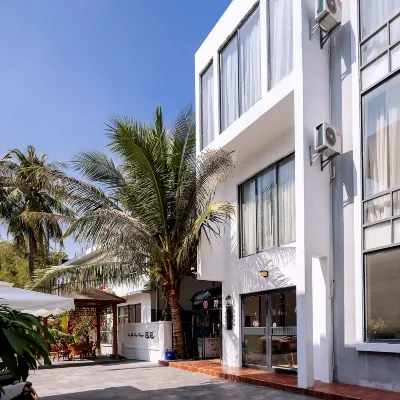 Sanya Phoenix Qiaoqiao Travel Rent (Sanya Bay Phoenix International Airport Store) Hotel dekat Pulau West
