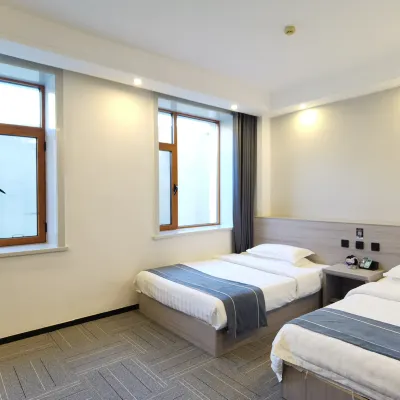Jinfeng Hotel (Changbaishan Erdao Baihe Town) โรงแรมใกล้ตลาดหยุนติ่ง