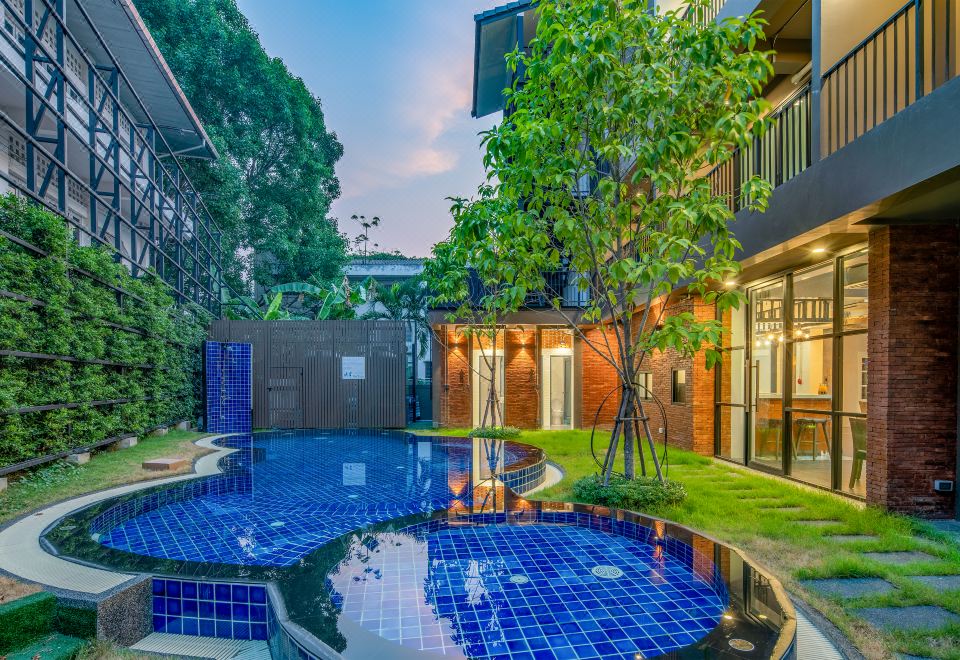 Momo Hotel-Chiang Mai Updated 2023 Room Price-Reviews & Deals | Trip.com