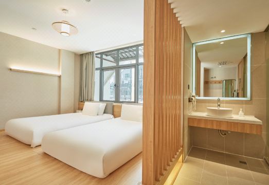 1. 닝보 톈이 플라..