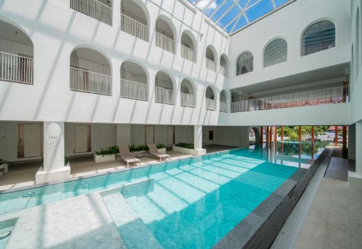 4. 어웨이 방콕 리..