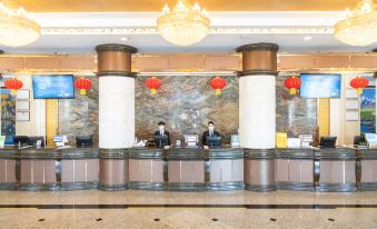 Kunlun Hotel (8F)