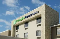 Holiday Inn Express & Suites - Williamstown - Glassboro, an IHG Hotel