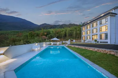 Sunrise Walnut Valley · Starry Sky Swimming Pool Family Wild Resort Villa Mansion (Shenxi Rafting) Hotel in zona Longwang Mountain Top