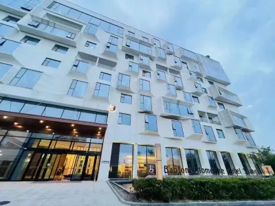 Shanghai Baolong Home Hotel (Ma'anshan Dangtu East Station Branch) Hotels near Ancient City Wall Ruins