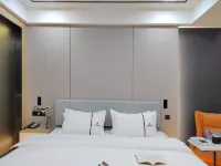 Golden Phoenix Light House Hotel
