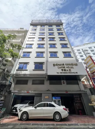Empire House, Phnom Penh Отели рядом с достопримечательностью «Статуя короля отца Нородома Сиханука»