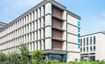 HanTing Hotel (Jinan Yaoqiang Airport Hangtian Avenue)