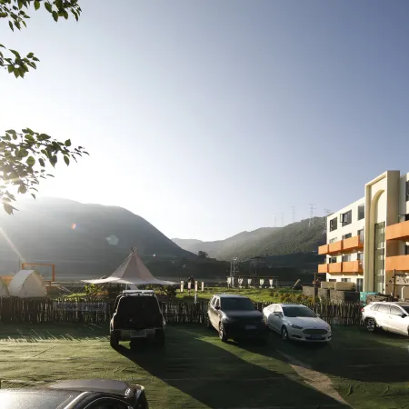 Miyunye Luxury Private Tang Homestay (Kangding Branch)