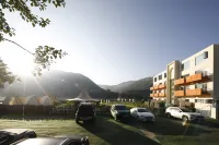 Miyunye Luxury Private Tang Homestay (Kangding Branch) - parking