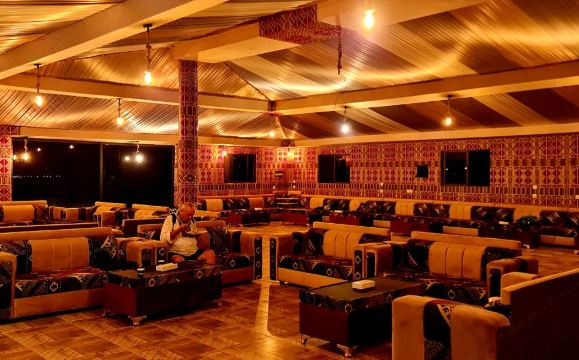 하산 자와이데 캠프 이미지