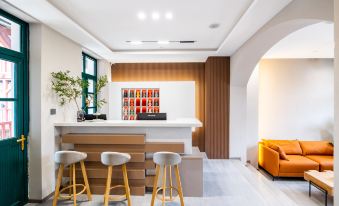 World Guanyunli Hotel (Qingdao Zhanqiao Zhongshan Road Branch)
