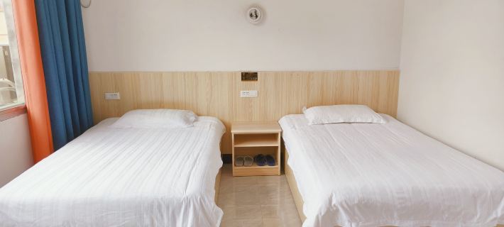 Longhushan Clear Water Bay Homestay Hotels in Guixi