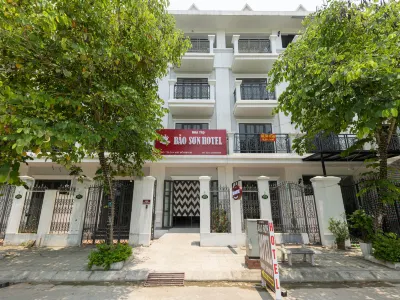 OYO 1238 Bao Son Hotel Hotel a Hoàng Mai