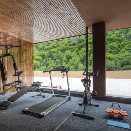 Zhuishan Mingjing Hot Spring Resort Hotel