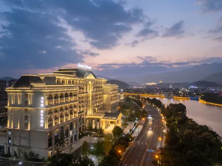 Howard Johnson Maitreya Plaza Xikou Отели рядом с достопримечательностью «Zhejiang Buddhist College (Headquarters)»