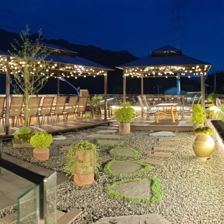 Dove Tree Inn (Yingjing Longcanggou National Forest Park)
