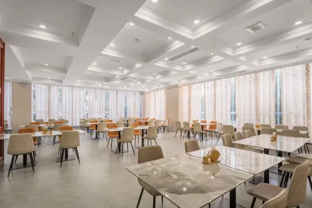 A.OSMANTHUS HOTEL Отели рядом с достопримечательностью «Shanghai Industry and Commerce Foreign Language College South Campus»