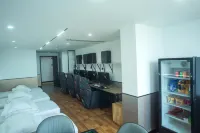Qingyang AB E-Sports Hotel
